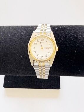 Seiko Women Watch 24mm Two Tone Gold Silver Quartz Day Date Running Vintage